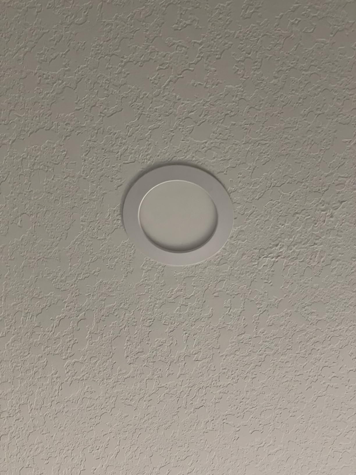 Philips Hue Smart Slim 6 Inch LED Downlight - White and Color Ambiance Color-Changing Light - 1 Pack - 1200LM - Indoor - Control with Hue App - Works with Alexa Google Assistant and Apple Homekit customer photo 2