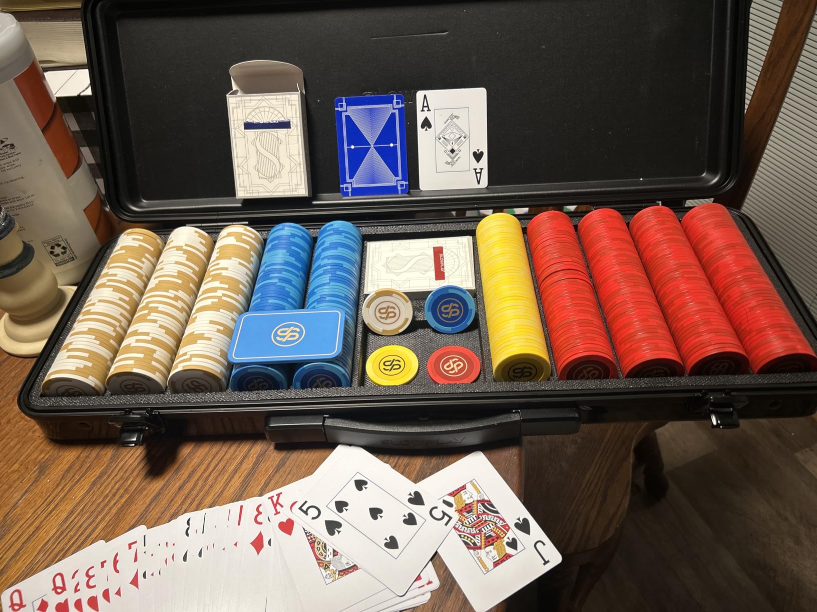 SLOWPLAY Godel Clay Poker Set, 14g&40mm Poker Chips for Texas Hold'em | 500 pcs Non-Numbered Set; premium PC Shell case with mirror effect; clay composite poker chips; modern minimalist design customer photo 1