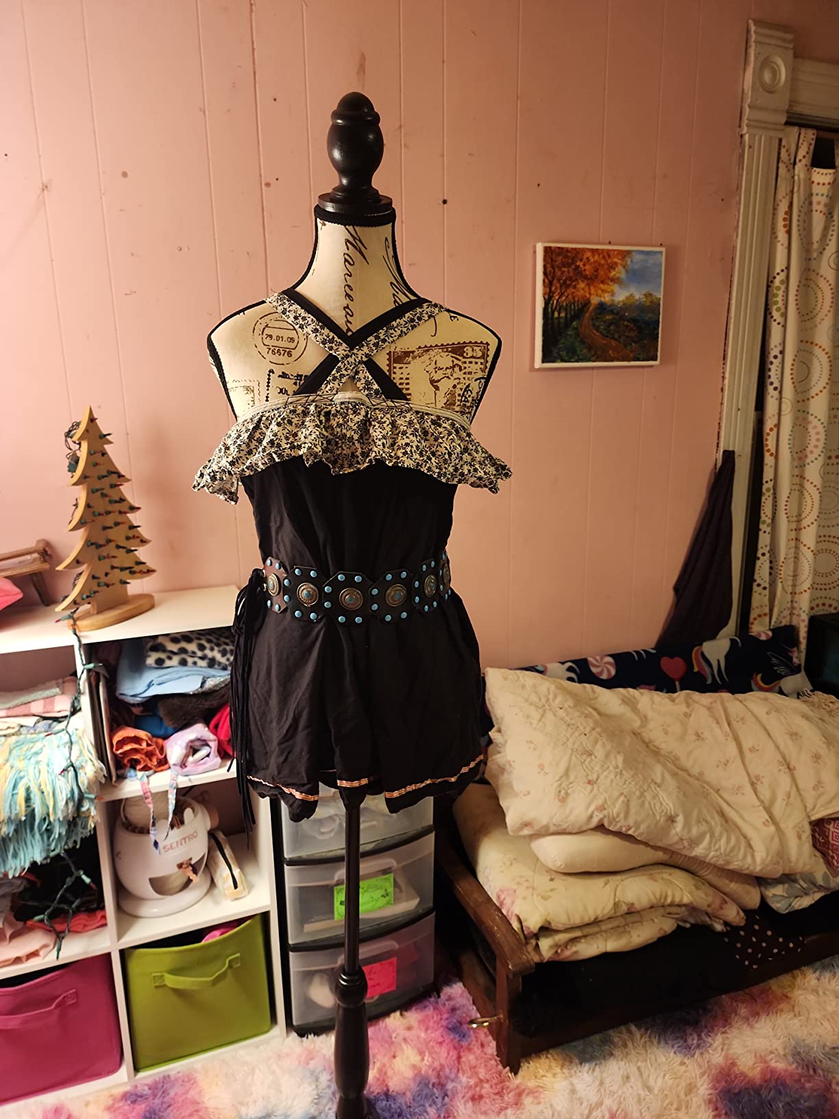 SereneLife Female Torso Mannequin Display - Sturdy and Durable, Adjustable Dress Form (52-64