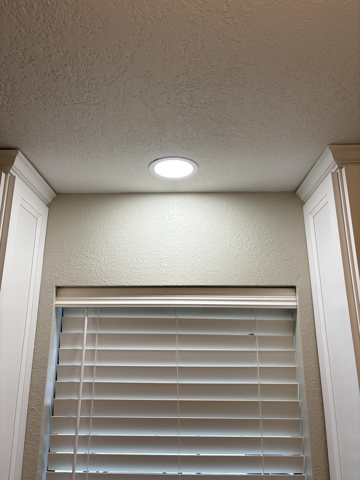Amico 6 Pack 4 Inch LED Recessed Light with Junction Box, 5CCT, 800LM, 11W | 2700K-5000K, 5%-100% Dimmable, 120V, White, Metal Housing, Ultra-Thin Canless Wafer Downlight, ETL, FCC, IC & Damp Rated customer photo 2