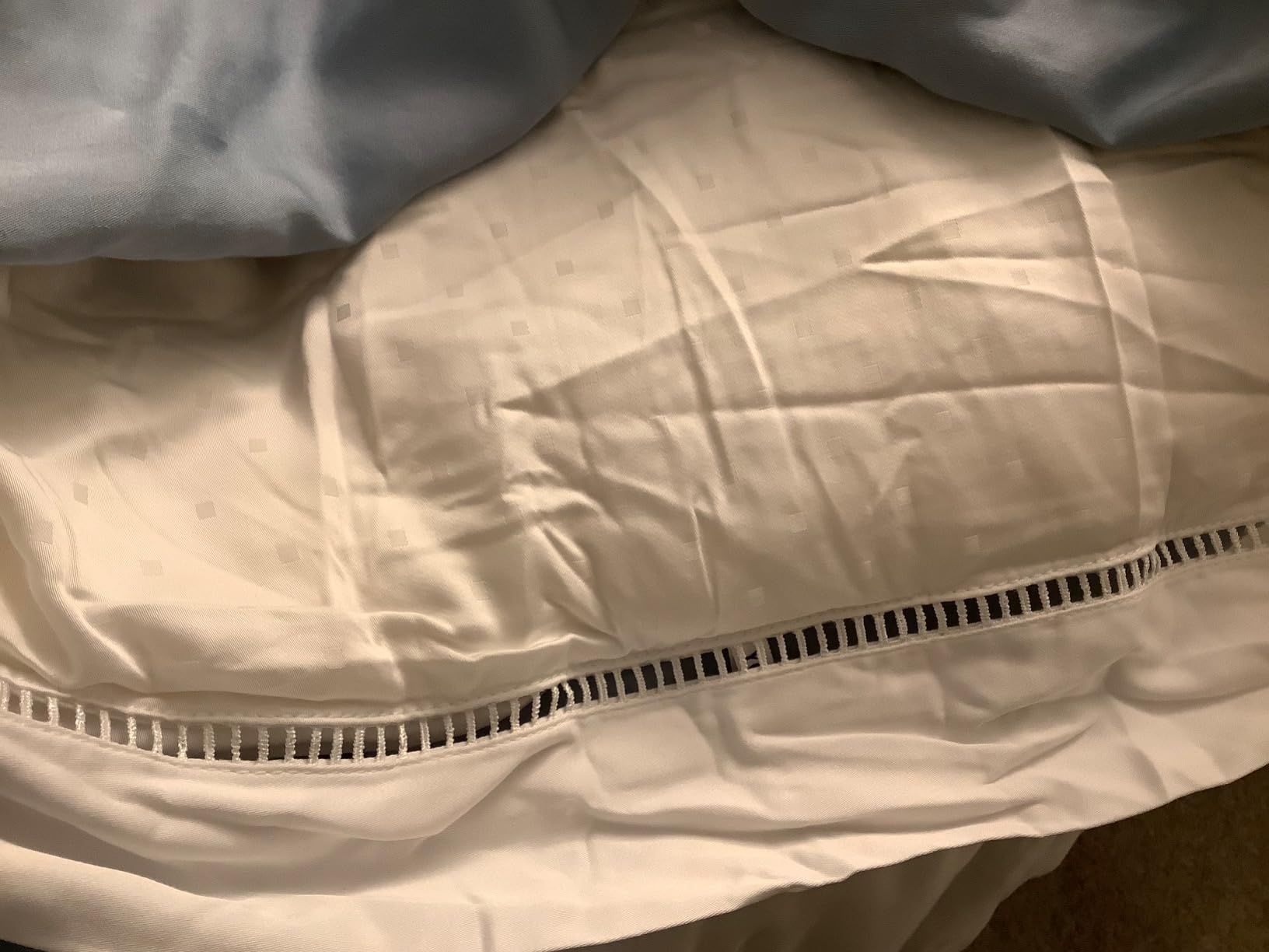 YOUR MOON Mulberry Silk Comforter Queen Size for All-Season, White customer photo 2