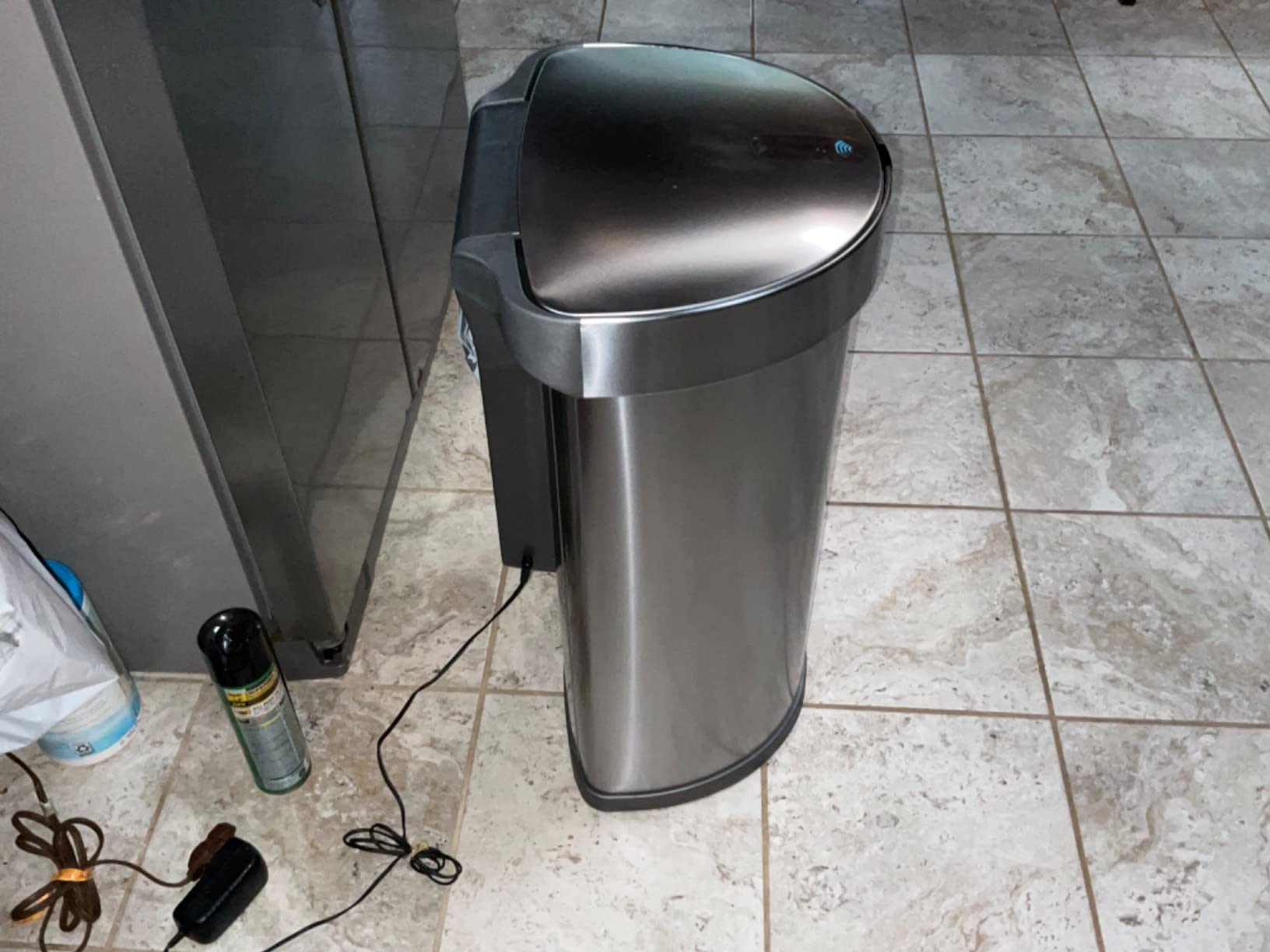 simplehuman Semi-Round Sensor Can, 45L / 12 Gallon Touch-Free Kitchen Trash Can, Adaptive Motion Sensor, Liner Rim, Liner Pocket, ADA-Compliant, Matte Black Steel customer photo 2
