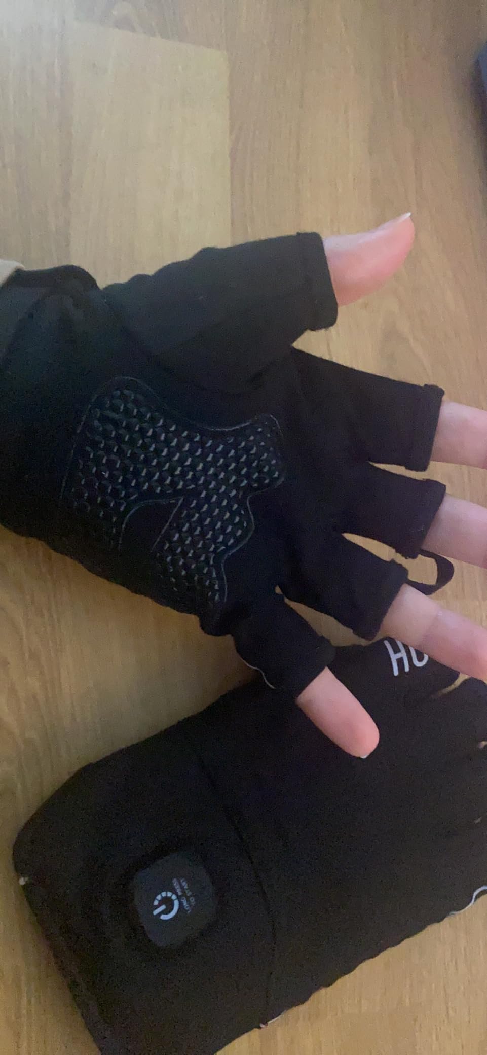uncn Heated Gloves Fingerless for Women Man with 3.7V 3000mAh Battery Cordless Work Touchscreen Gloves for Winter Cold Weather Rechargeable Electric customer photo 2