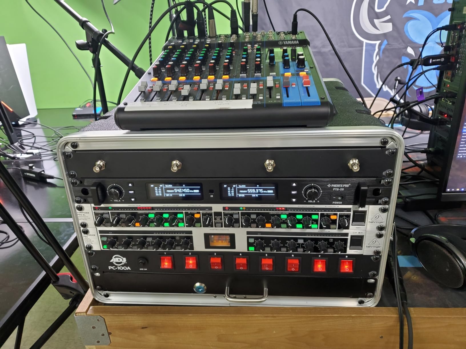 multicomp PRO Stackable 17