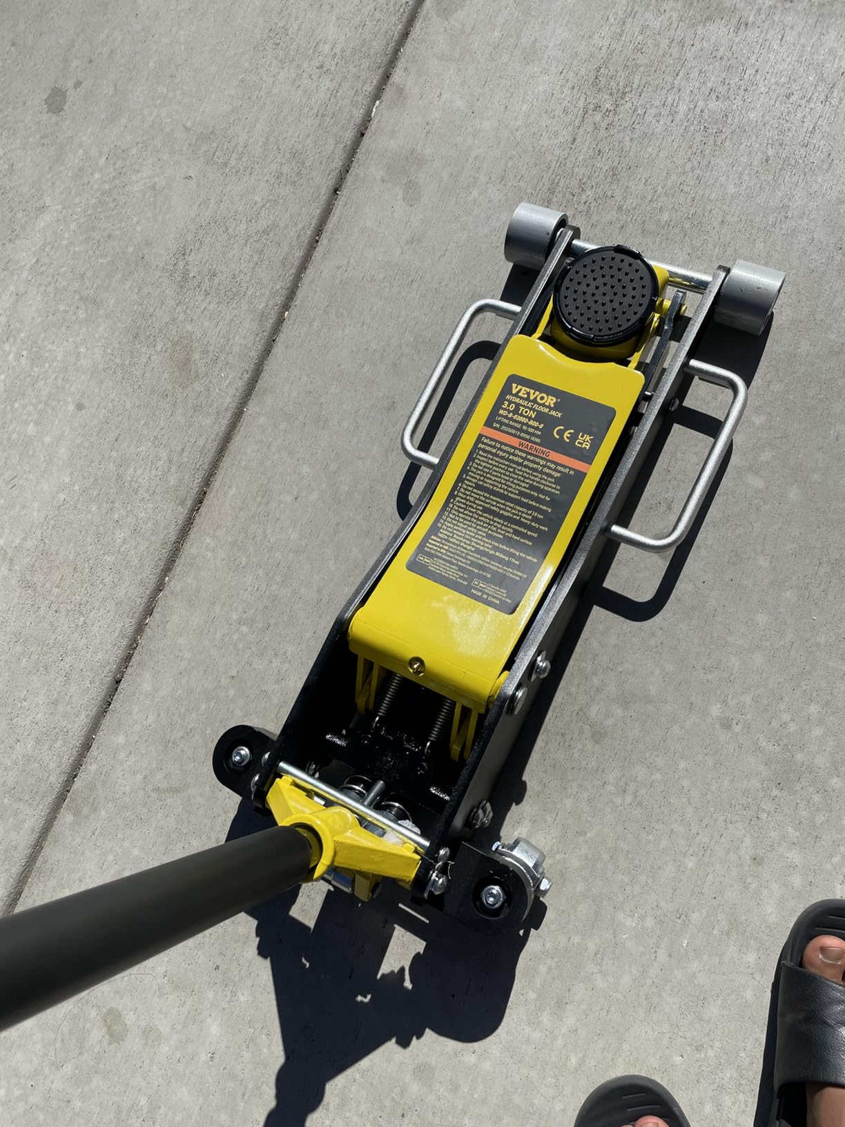 VEVOR 3 Ton Low Profile Aluminum & Steel Racing Floor Jack | Dual Pistons Quick Lift Pump, Sport Utility Vehicle, Lifting Range 3-6/11