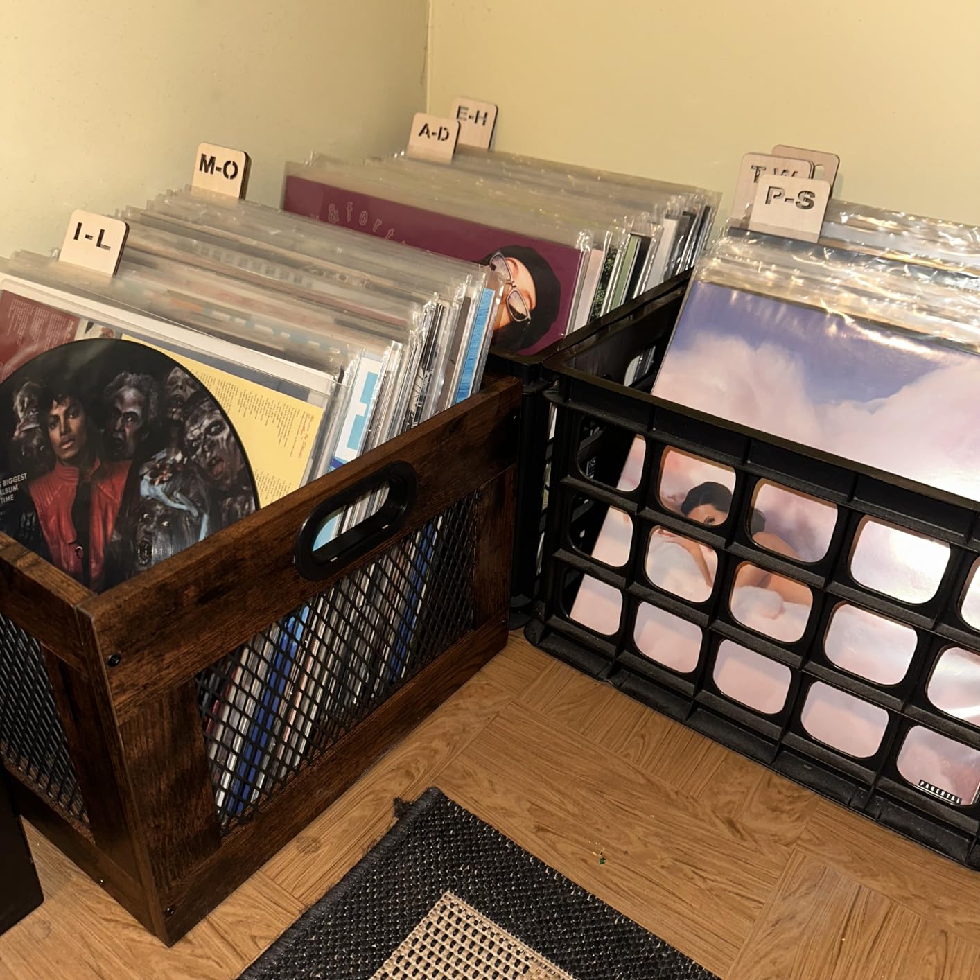 3IngSeagulls Vinyl Record Storage Crate Wooden Record Holder, Classic Cube Record Organizer Storage 100+ Records, Brown customer photo 1