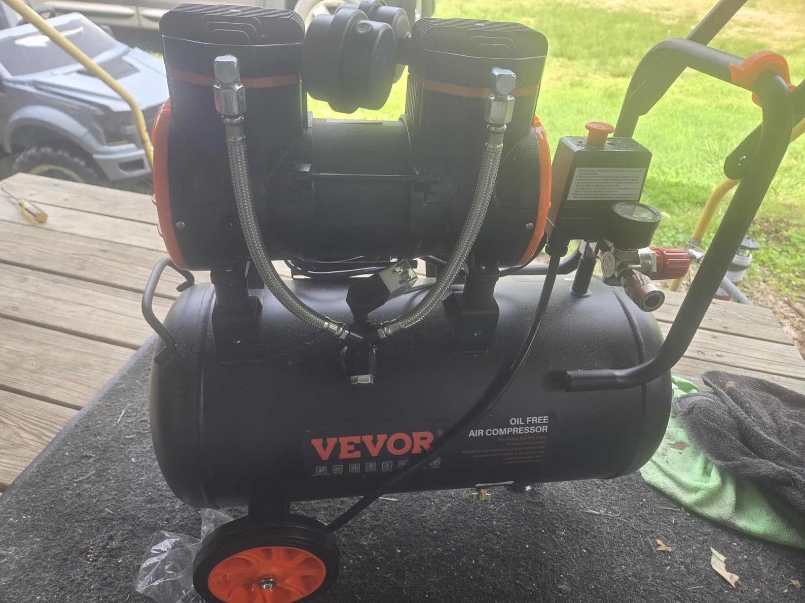 VEVOR 6.3 Gallon 2 HP Air Compressor, Max 116PSI, Oil Free Compressor Tank customer photo 1