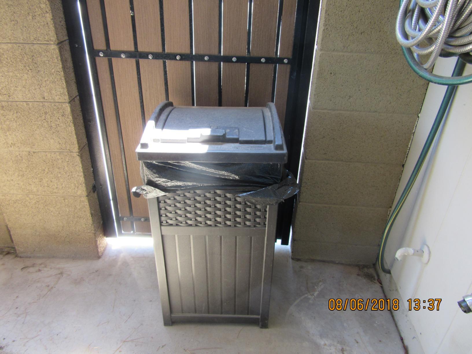 Suncast 33 Gal, Wicker Hideaway Trash Can, Secure Lid, Cyberspace Gray customer photo 1