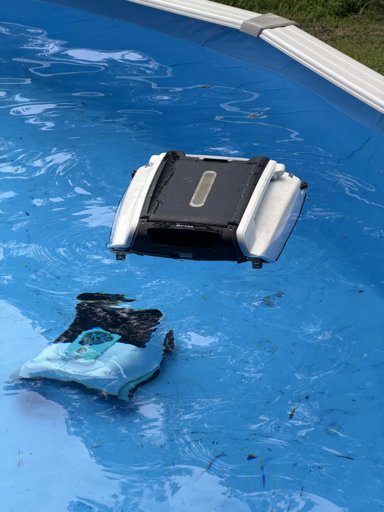 Betta SE Solar Powered Automatic Robotic Pool Surface Skimmer Cleaner with 24/7 Continuous Cleaning Battery Power and Re-Engineered Twin Salt Chlorine Tolerant Motors (Blue) customer photo 2