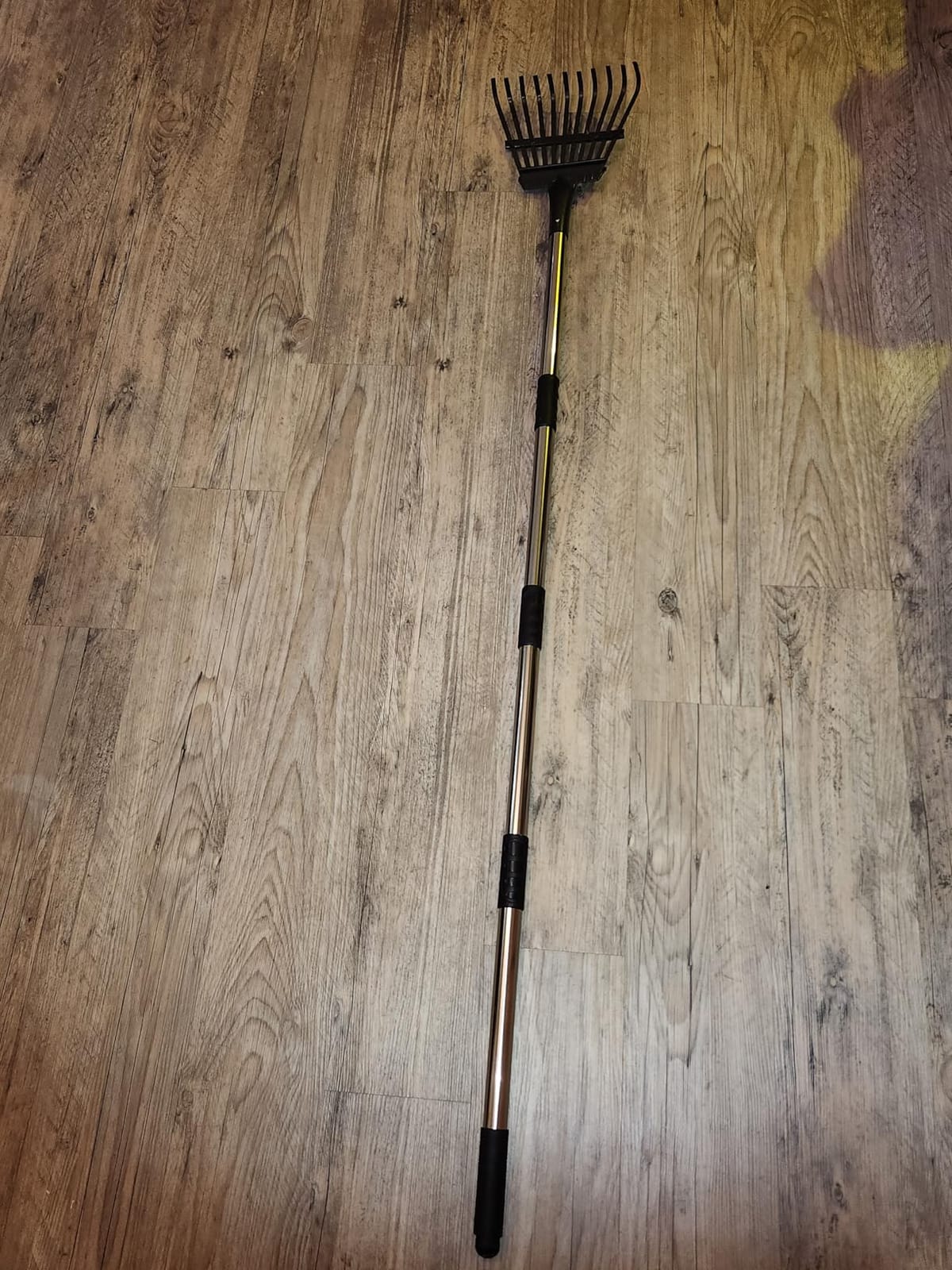 Rake for Leaves Heavy Duty 72 Inch Long Expandable Leaf Rake, 18 Inch Wide Garden Rakes with 25 Reinforced Tines and Stainless Steel Handle for Lawn, Yard, Leaf Cleanup customer photo 2