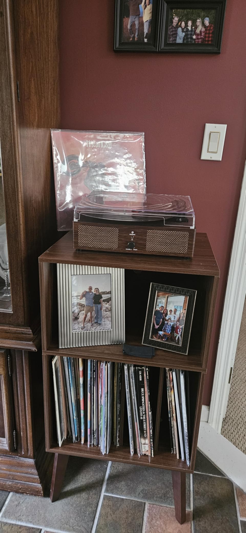 Lerliuo Record Player Stand, Black Turntable Stand Holds up to 160 Albums customer photo 1