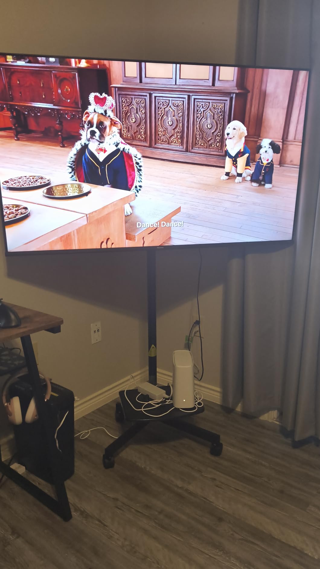 PERLESMITH Rolling TV Stand on Wheels for 23-65 Inch TVs, Tilt Mobile TV Cart Holds up to 99 lbs with Adjustable Height Shelf, Outdoor TV Stand for Bedroom Max VESA 400x400mm PSTVMC04 customer photo 1