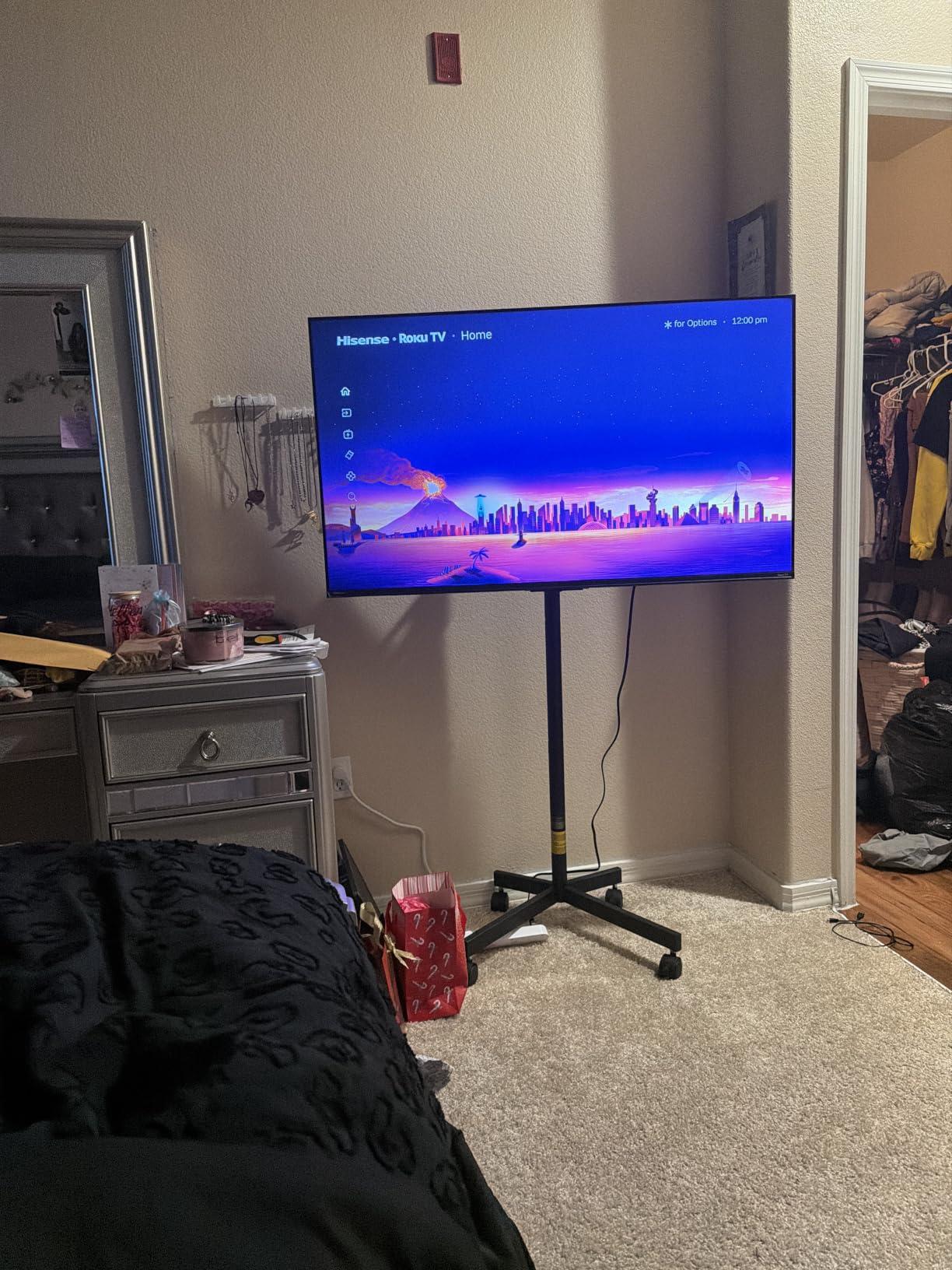 PERLESMITH Rolling TV Stand on Wheels for 23-65 Inch TVs, Tilt Mobile TV Cart Holds up to 99 lbs with Adjustable Height Shelf, Outdoor TV Stand for Bedroom Max VESA 400x400mm PSTVMC04 customer photo 2
