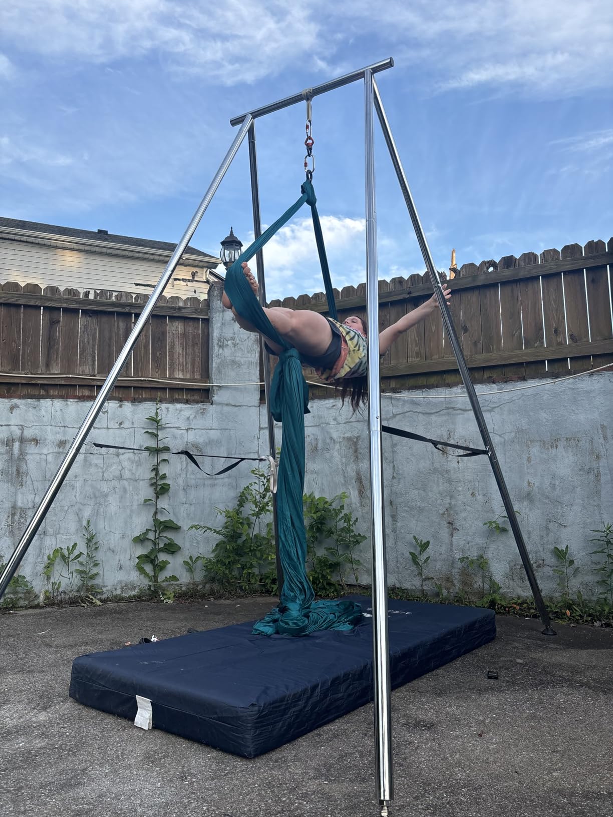 Aerial Rig, Aerial Yoga Stand, 10 FT Frame, 13 YD Fabric, 550 LB Capacity | Houseables Ariel Silk, Arial Yoga Silk, Ariel Swing, Trapeze Swing, Hammock, for Gymnastics, Acrobatics, Indoor, Portable customer photo 1