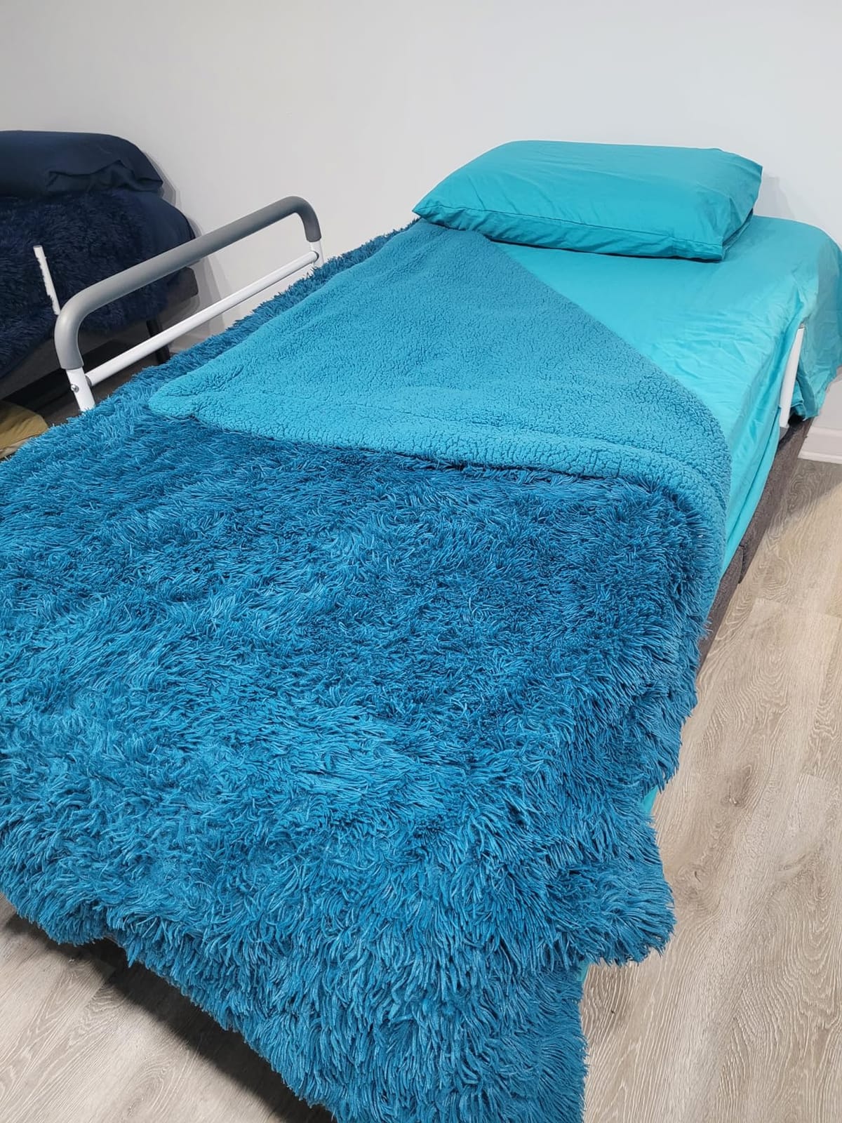Dual Bed Side Hand Rail, Bed Assist Rail Adjustable Medical Hospital Assistive Devices Bed Rails for Elderly Adults, Fits Queen, Full & Twin Beds customer photo 2
