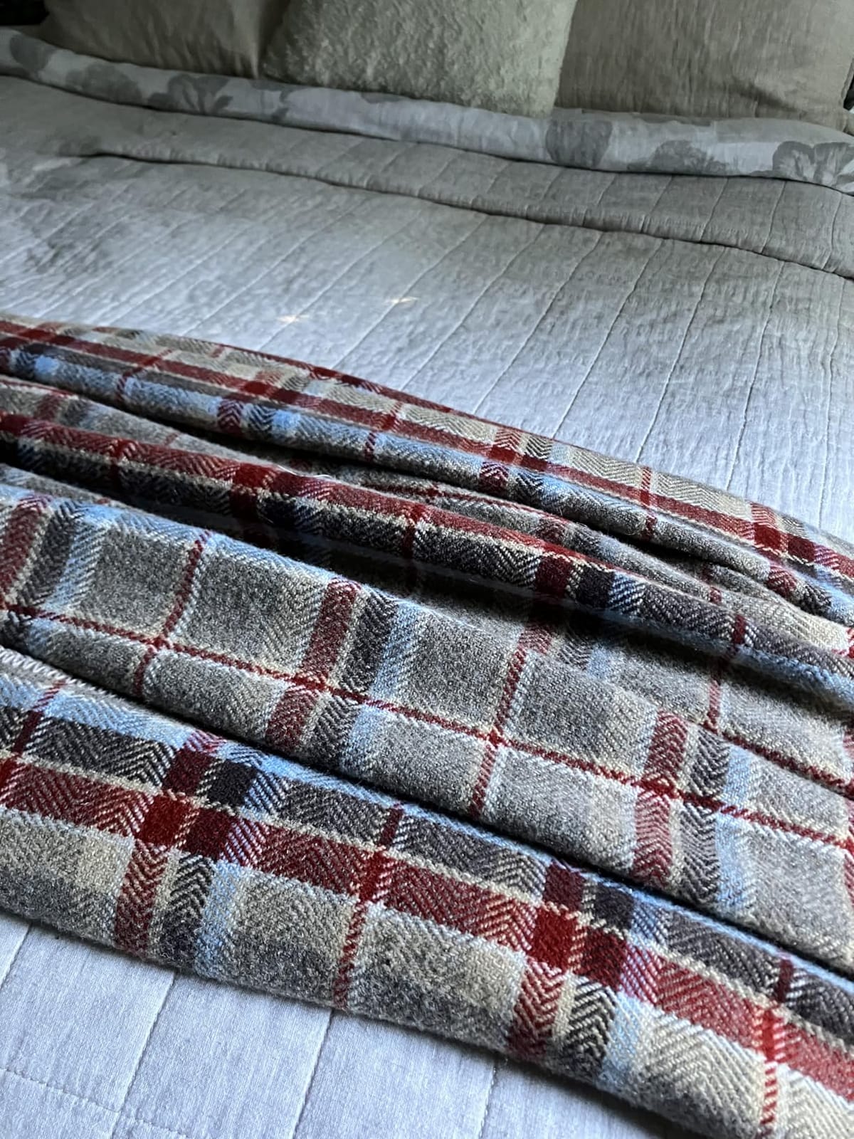 Pendleton Eco-Wise 100% Wool Blanket, Responsibly Sourced, Heirloom Quality | Washable All Season Blanket, Twin 66