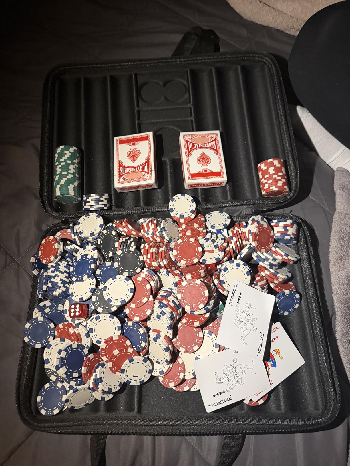 Poker Chips Set,500 Pcs Poker Chips for Texas Holden ,Blackjack Poker Games,Pokeno Gambling Chips Kit Casino Chip for Texas Hold em,11.5g Clay Poker Set Briefcase,Black Jack Chips Set with Case customer photo 2