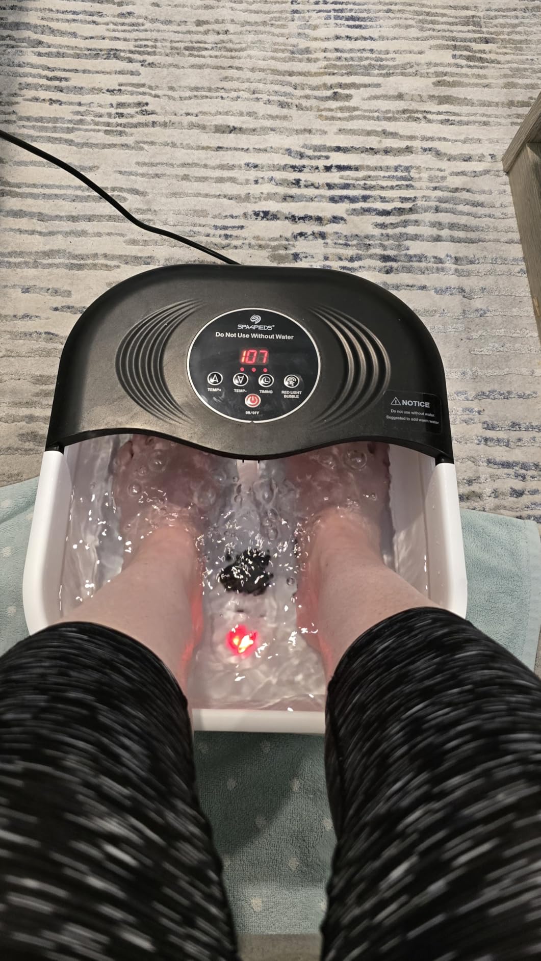 SPA4PIEDS Collapsible Heated Foot Spa Bath with Bubble, Foot Soaking Tub Featuring 8 Shiatsu Rollers, Pumice Stone and Built-in Timer for Mom, Dad and Foot Relaxation (Black) customer photo 1