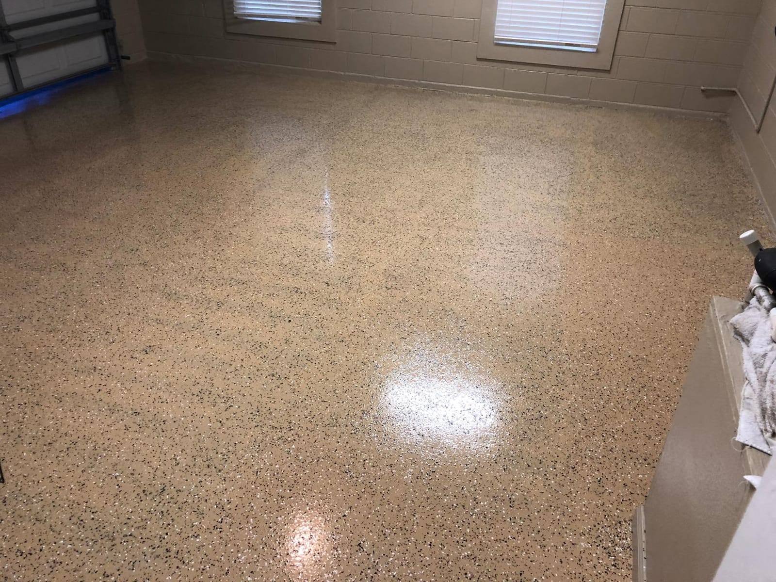 Rust-Oleum RockSolid Polycuramine Gloss Modern Greige Garage Floor Coating | 20X Stronger Than Epoxy, Resists Hot Tire Pickup, Self-Leveling Formula, Stain Resistant, Covers 500 Sq Ft, 2.5 Car Kit customer photo 1
