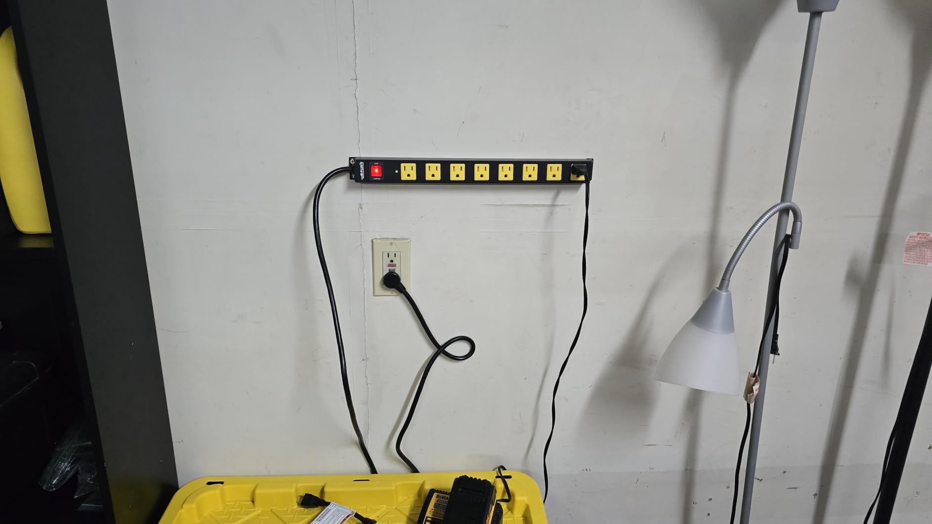 8 Outlet Long Power Strip, 2100J Surge Protector Heavy Duty 6FT Cord Wide Spaced and Wall Mount Metal Powerstrip for Home Office Garage Workshop customer photo 2