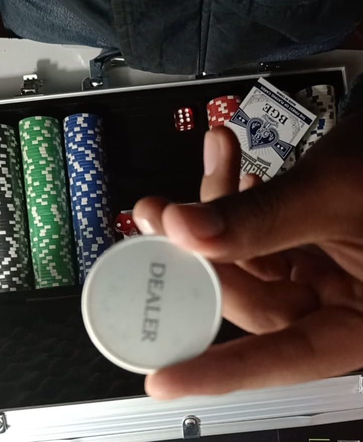 HEITOK 500pc Poker Chip Set 11.5g Iron Core Numbered Aluminum Case customer photo 1