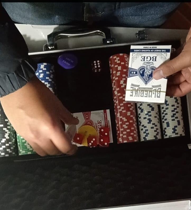 HEITOK 500pc Poker Chip Set 11.5g Iron Core Numbered Aluminum Case customer photo 2