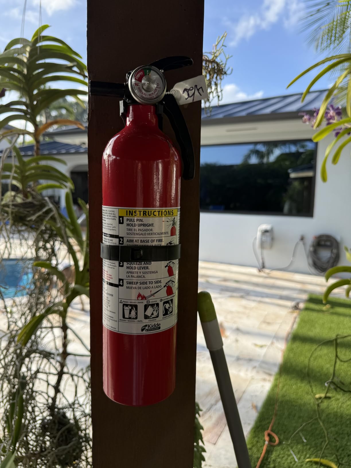 Kidde Fire Extinguisher for Home, 1-A:10-B:C, Dry Chemical Extinguisher, Red, Mounting Bracket Included, 4 Pack | Residential Multi-Purpose Extinguisher for Small Common Household Fires, 2.5 lb. Dry Chemical customer photo 2