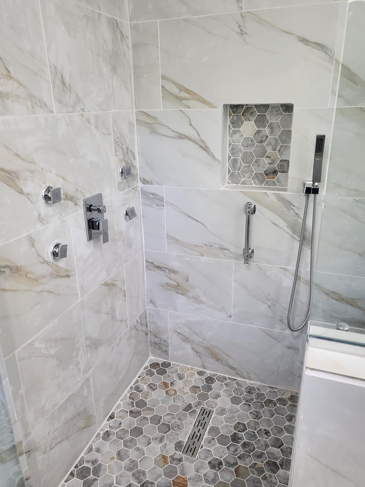 Brushed Gold Shower System with 4 PCS Shower Body Spray Jets & 12'' Ceiling Shower Head & Handheld Spray, DASAN Full Body Shower Faucet System with Jets Rainfall Shower Combo Set, SA-SS03BBG-S12C customer photo 2