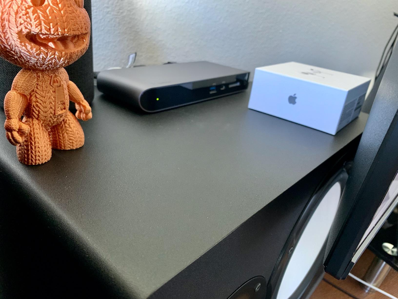 Belkin Connect Thunderbolt 4 Docking Station, 5-in-1 USB-C Multiport Core Hub w/ 96W Power Delivery for Mac, Windows, Single 8K or Dual 4K Display, Thunderbolt 4 Cable & Power Supply Included customer photo 1