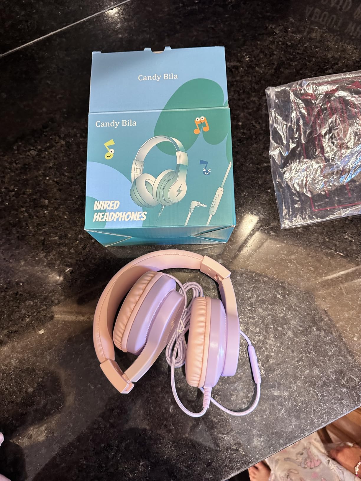 Candy Bila Wired Kids Headphones for School, Over-Ear for Boys Girls | Volume Limiter 85/94dB, HD Stereo Sound, Microphone and Wired Control, Foldable Design, Gradient Purple customer photo 2