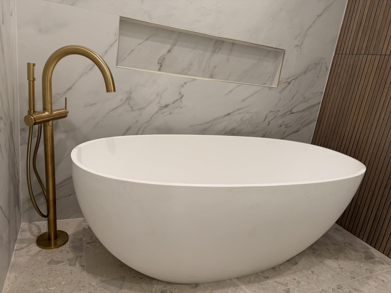 61'' Free Standing Tub, Stone Resin Bathtub with Overflow & Drain | Solid Surface Freestanding Bathtub, Modern Soaking Tub, Matte White customer photo 1
