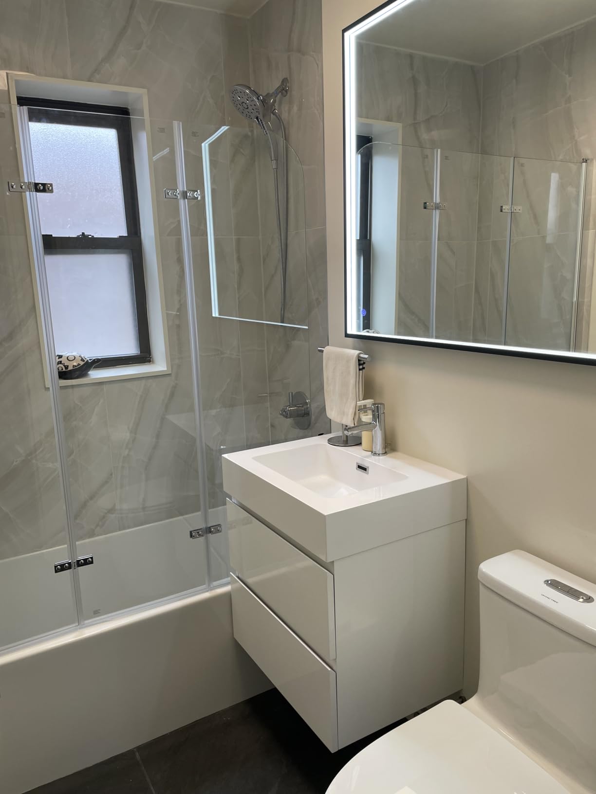 Alice 30Inch Modern Bathroom Vanity (White Glossy, Rectangular) with Sink and Overflow, Floating Wall Mounted Storage Cabinet, One-Piece Basin, E1 Environmental Protection Board customer photo 2