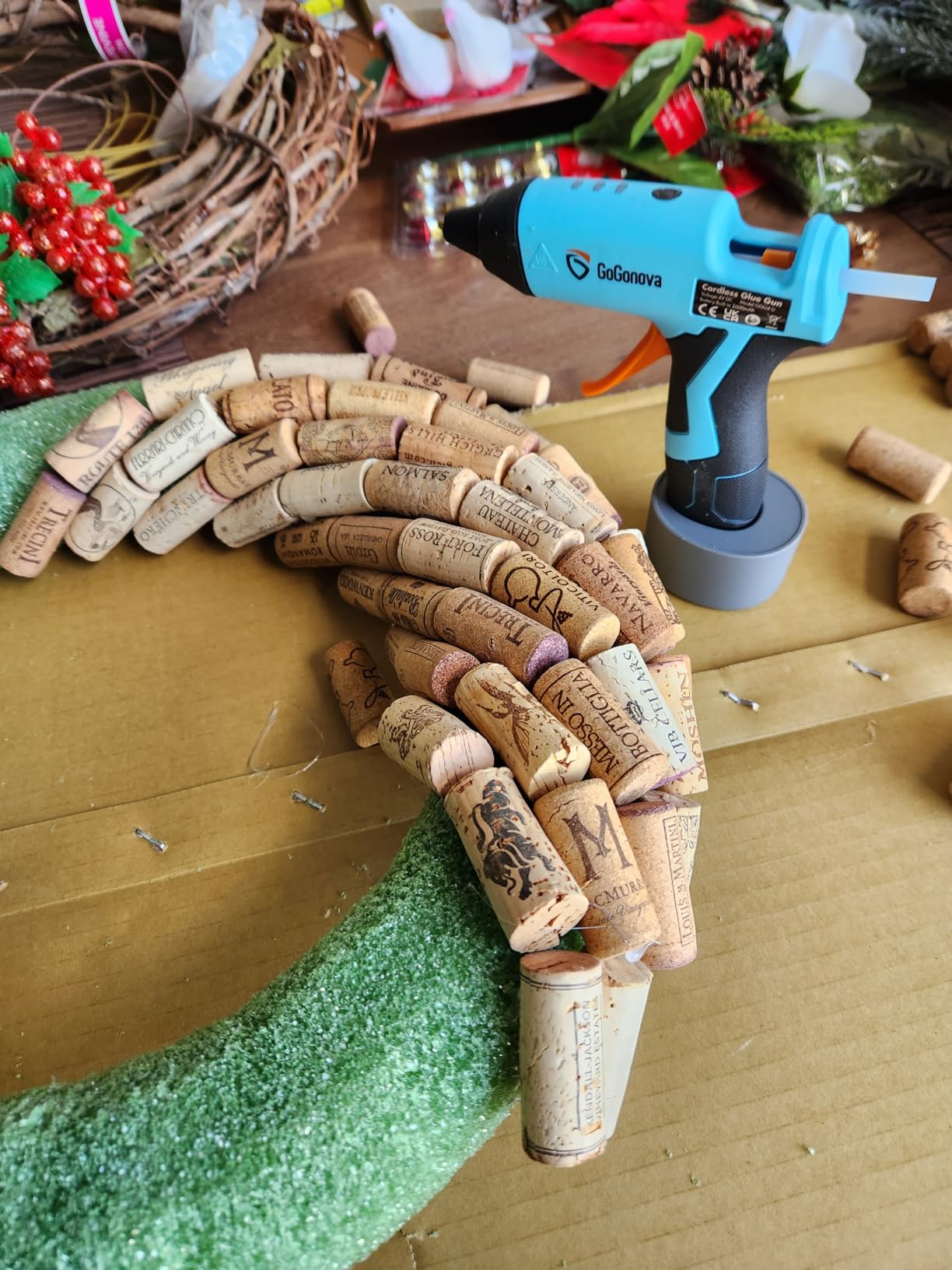 GoGonova Cordless Hot Glue Gun Kit, 2Ah Battery, Includes 25 Glue Sticks customer photo 2