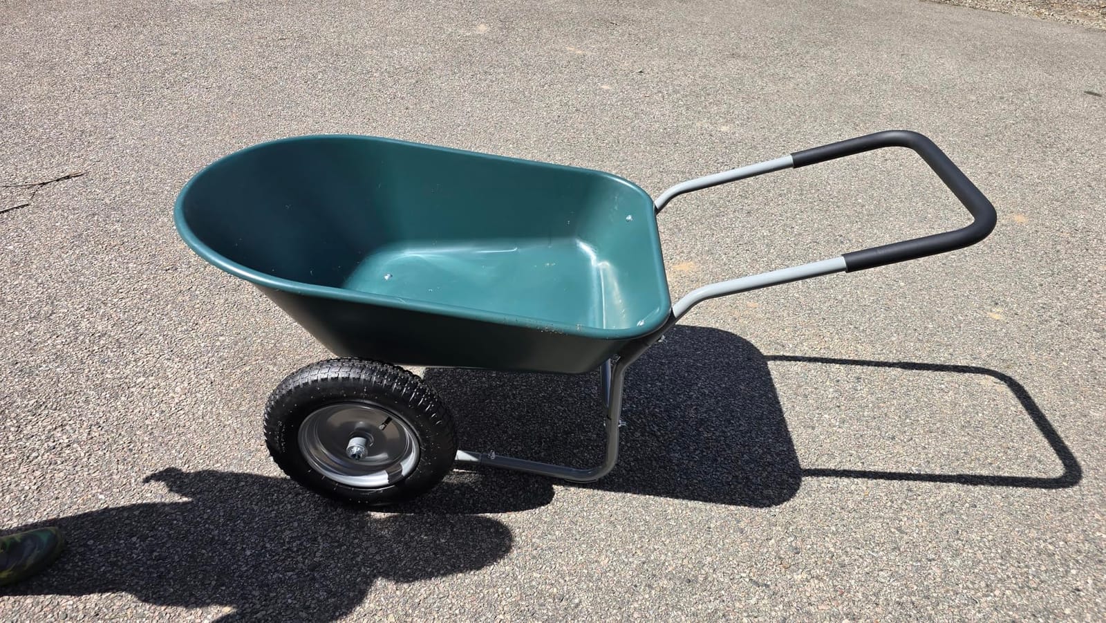 IDZO Upgrade 2 Wheel Wheelbarrow, Yard Cart with Padded Handlebar, 14 Inch customer photo 1