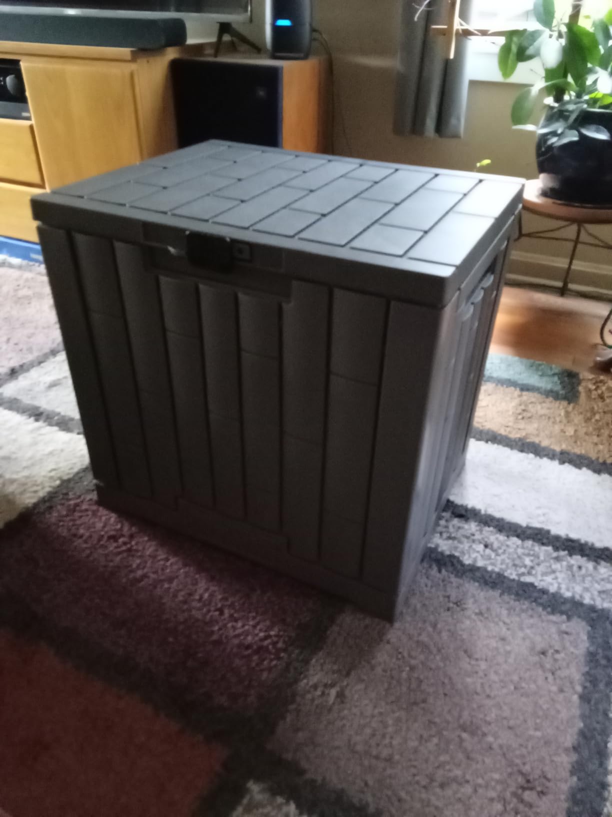 EAST OAK Outdoor Storage Box, 80 Gallon Deck Box, Waterproof Resin Storage Bin for Patio Cushions, Gardening Tools, Lockable, UV Resistant, Grey customer photo 1