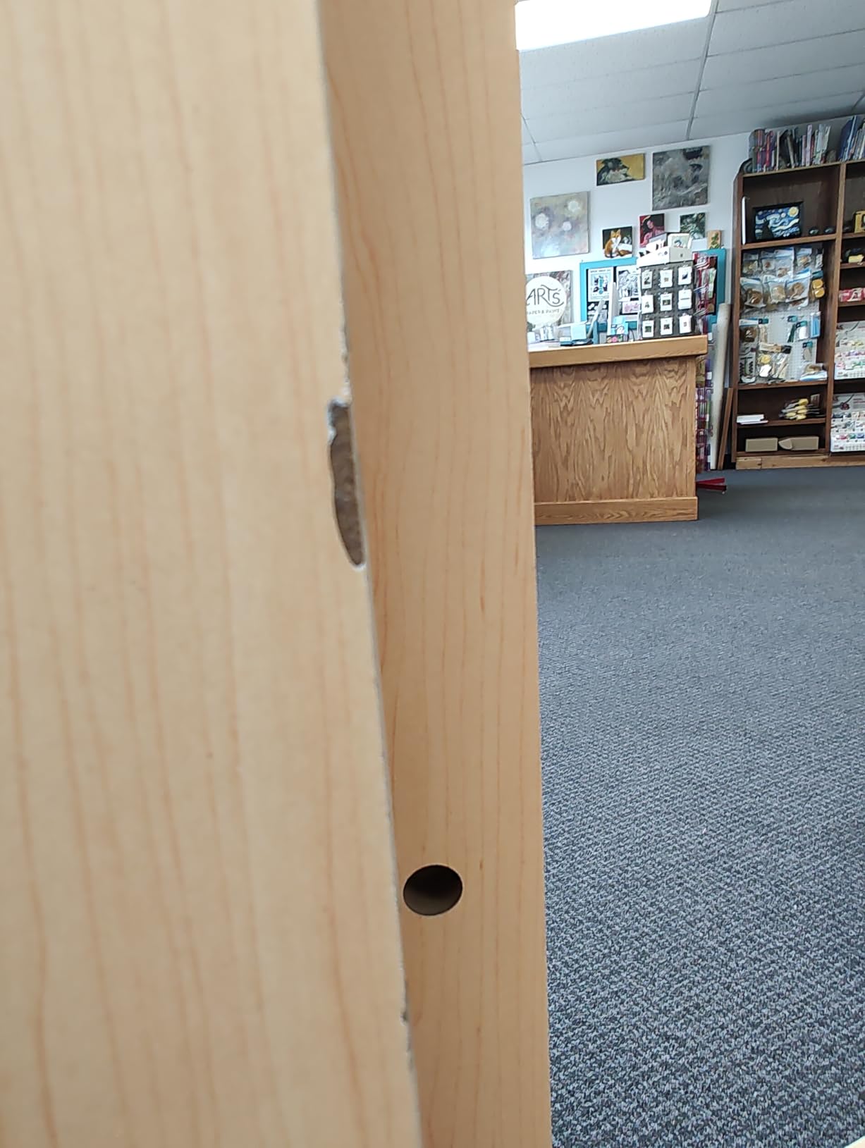 Beeveer Slatwall Tower Rotating 4 Sided Retail Fixture 4 Panel, Maple Wood customer photo 2