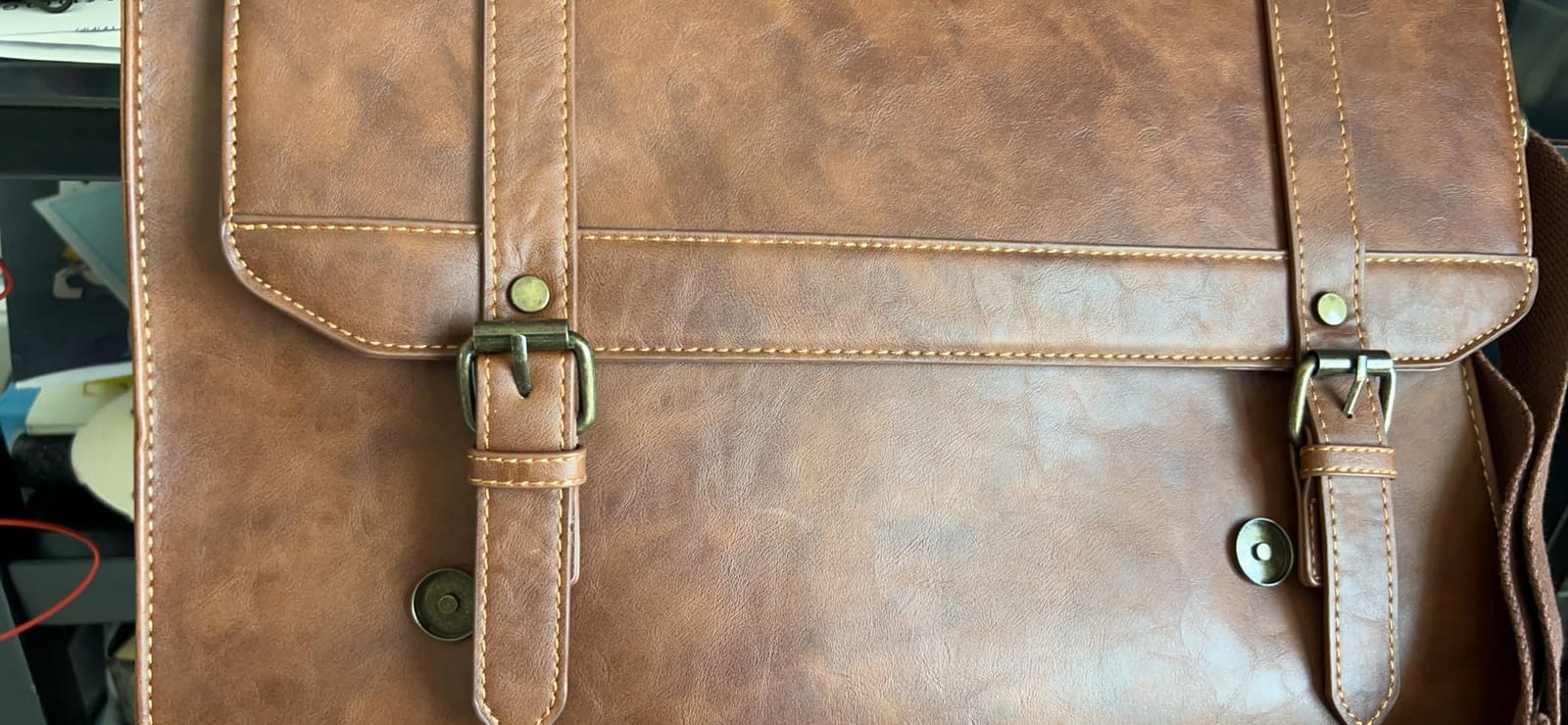 IGOLUMON Mens Messenger Bag 15.6 Inch Vintage Leather Laptop Briefcase Bag | Waterproof Large Work Computer Bag, Rugged Leather Satchel Bag Retro Shoulder Bag for Office Business Travel College, Brown customer photo 2