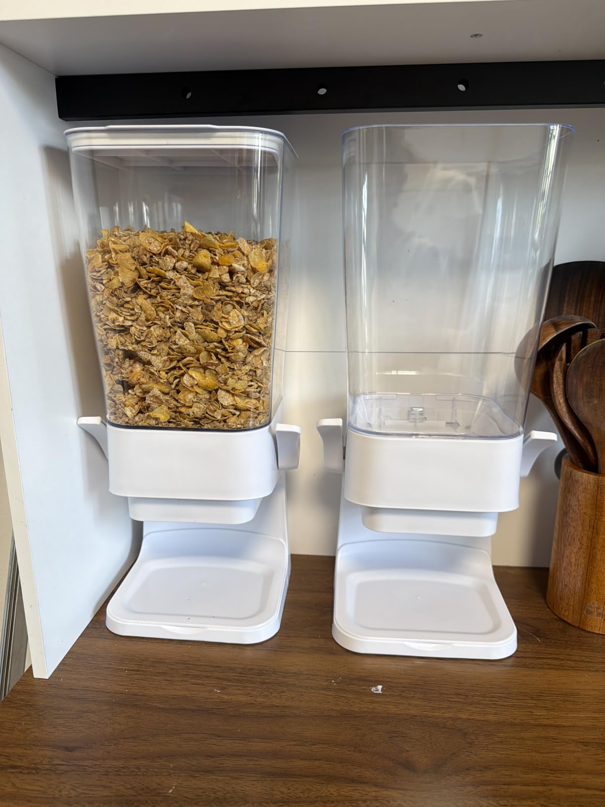 Osacoe Cereal Dispenser Countertop 2 Pack with Bowls Spoons Cutlery Box,5.5 QT Dry Food Dispenser Snack Organizer Containers Storage with Lids for Pantry Kitchen Organization Oatmeal Nut Granola Candy customer photo 1