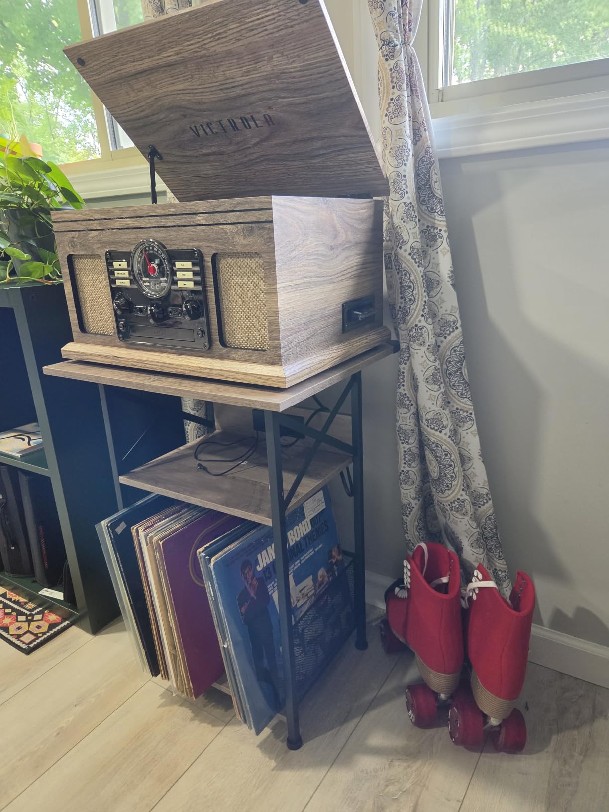 AMHANCIBLE Record Player Stand with Charging Station, Vinyl Record Storage customer photo 1