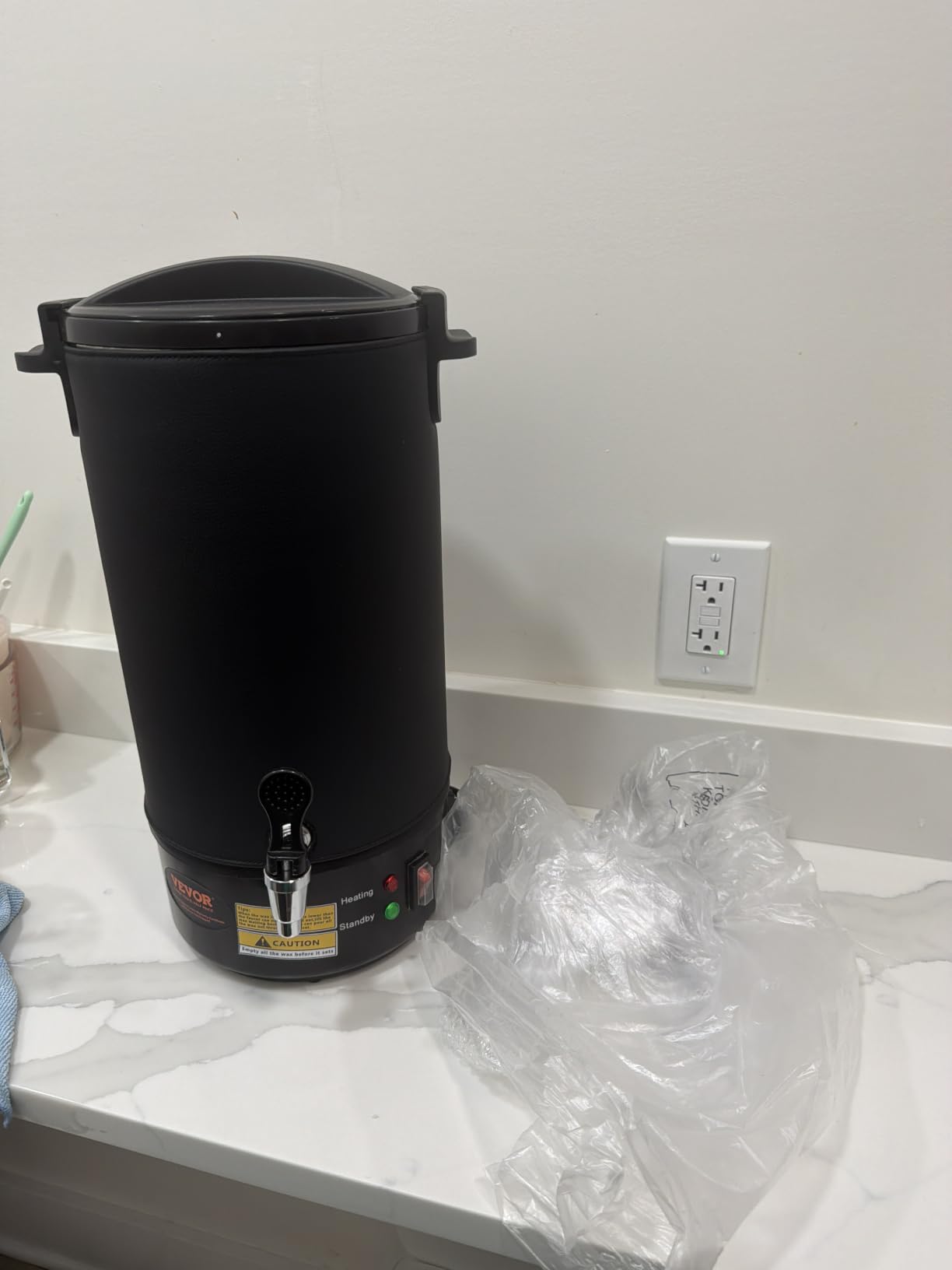 VEVOR 20Lbs Wax Melter for Candle Making, 10 L Extra Large Electric Wax Melting Pot, with Easy Pour Spout and 5-Level Temp Control, Easy Clean for Candle Soap Cream Beauty Bulk Production Business customer photo 1