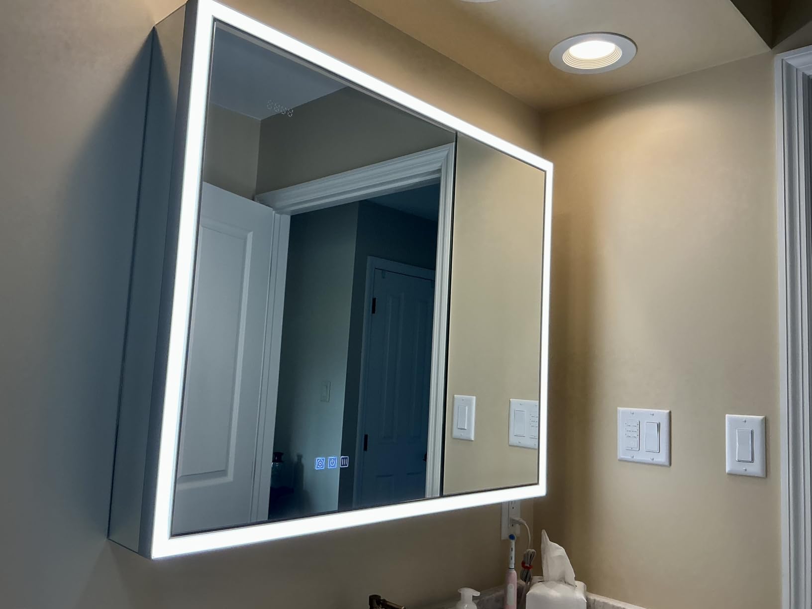 LED Medicine Cabinet with Mirror, 24x32 Surface or Recessed Lighted Medicine Cabinet with Mirror, Dimmable Fogless Aluminum Medicine Cabinet with Outlet, Time Display & Built-in Sensing Light customer photo 2