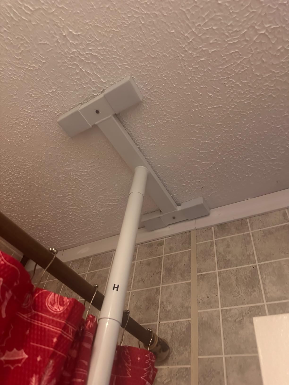 Stander Wonder Bathtub Pole Lite, Tub to Ceiling Grab Bar, Adjustable Shower Handle for Bathtubs, Clamp on Bathroom Safety Rail for Seniors, Elderly Adults, No Drill Installation, White customer photo 1