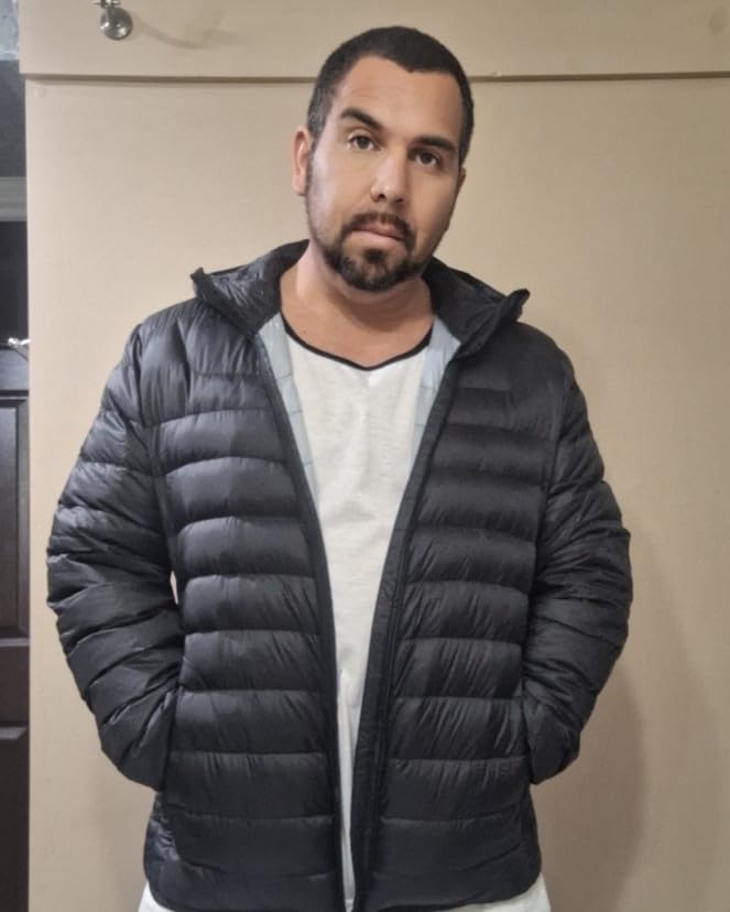 Rdruko Men's Down Puffer Jacket with Hood Packable Lightweight Puffy Winter Coat Hooded customer photo 1