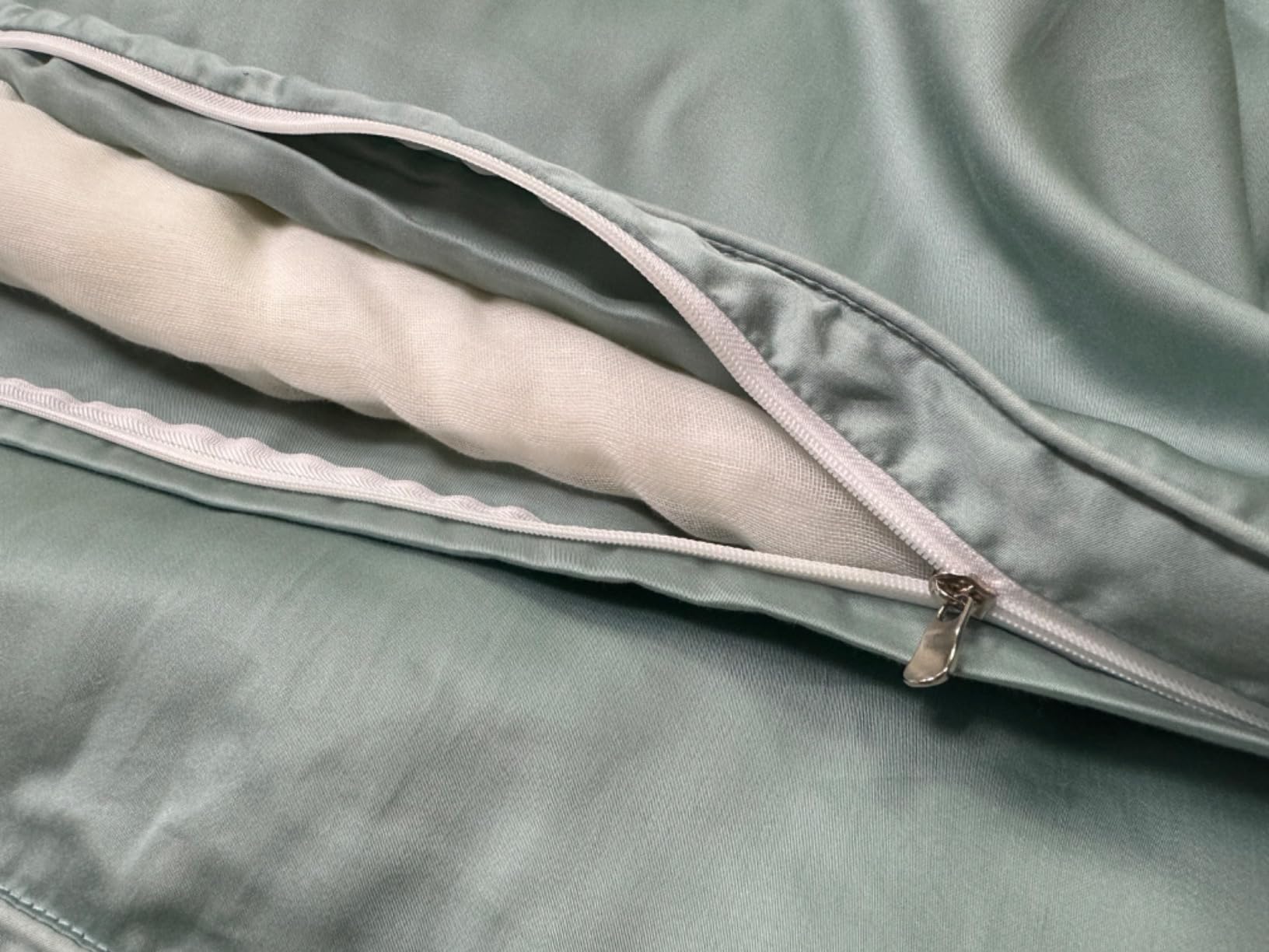 CUDDLE DREAMS Tencel Silk Comforter for Summer (Bronze, Queen) customer photo 2