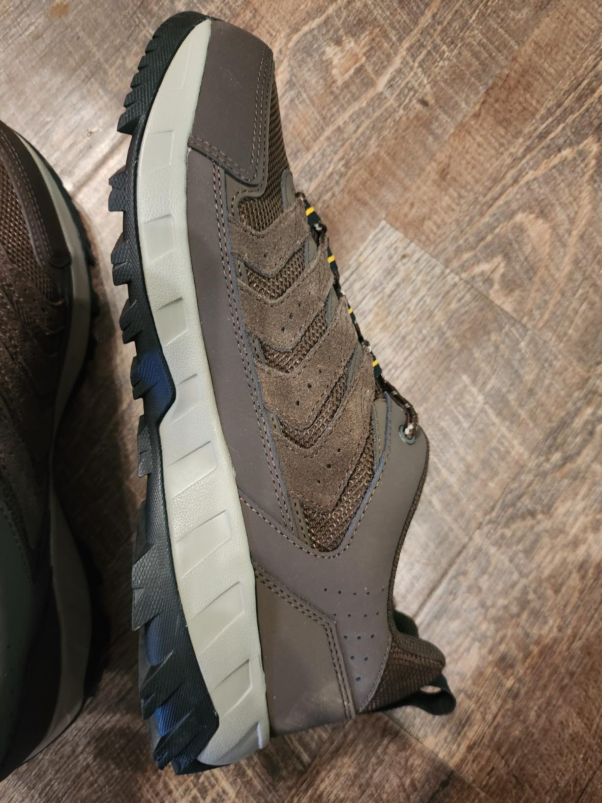 Columbia Men's Strata Trail Low Waterproof Hiking Shoes customer photo 2