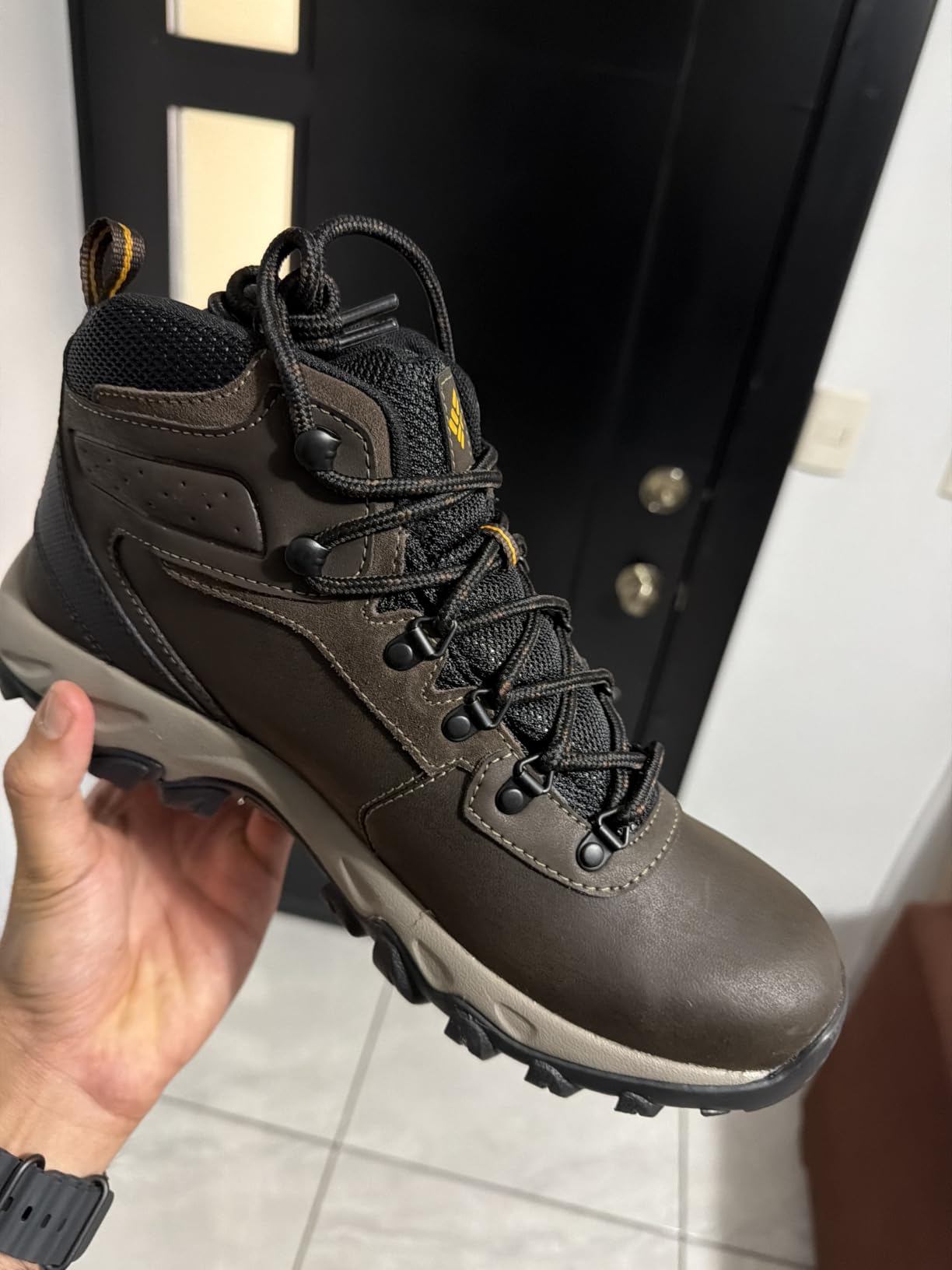 Columbia Men's Newton Ridge Plus II Waterproof customer photo 2