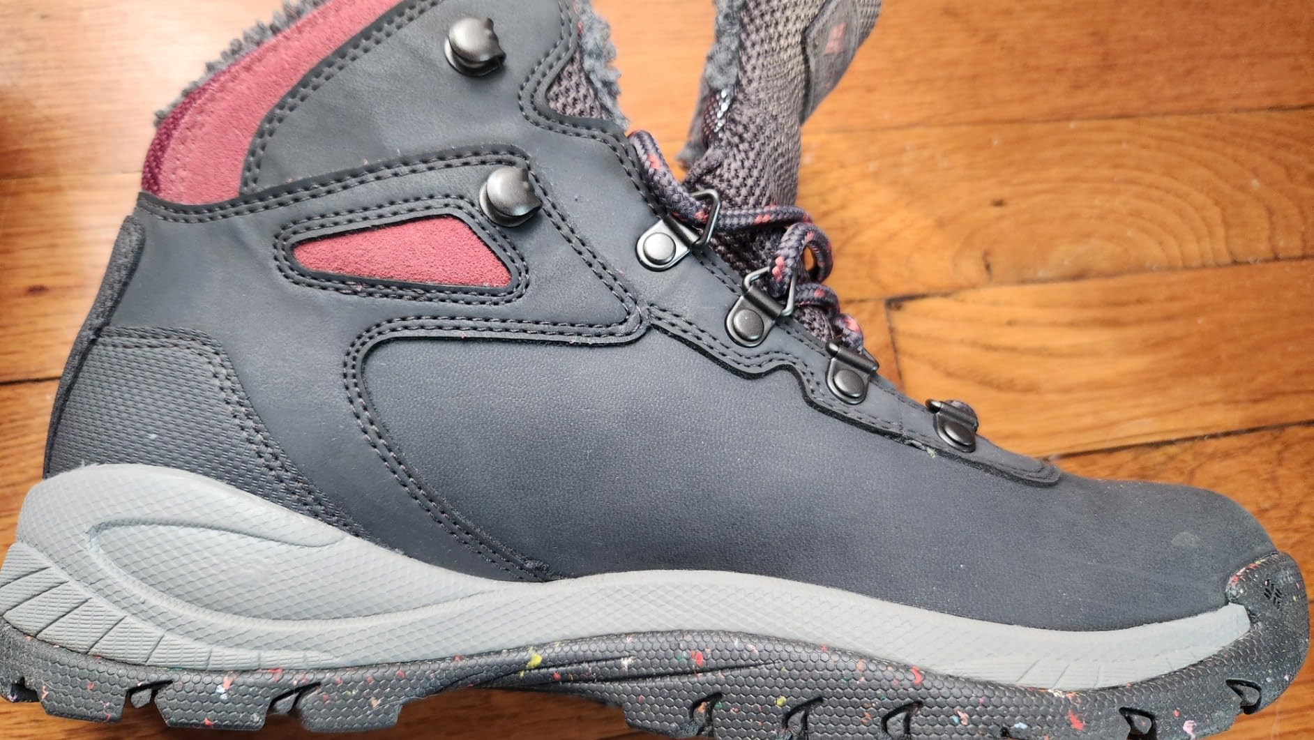 Columbia Women's Newton Ridge Waterproof Omni-Heat II Insulated Hiking Boots customer photo 2