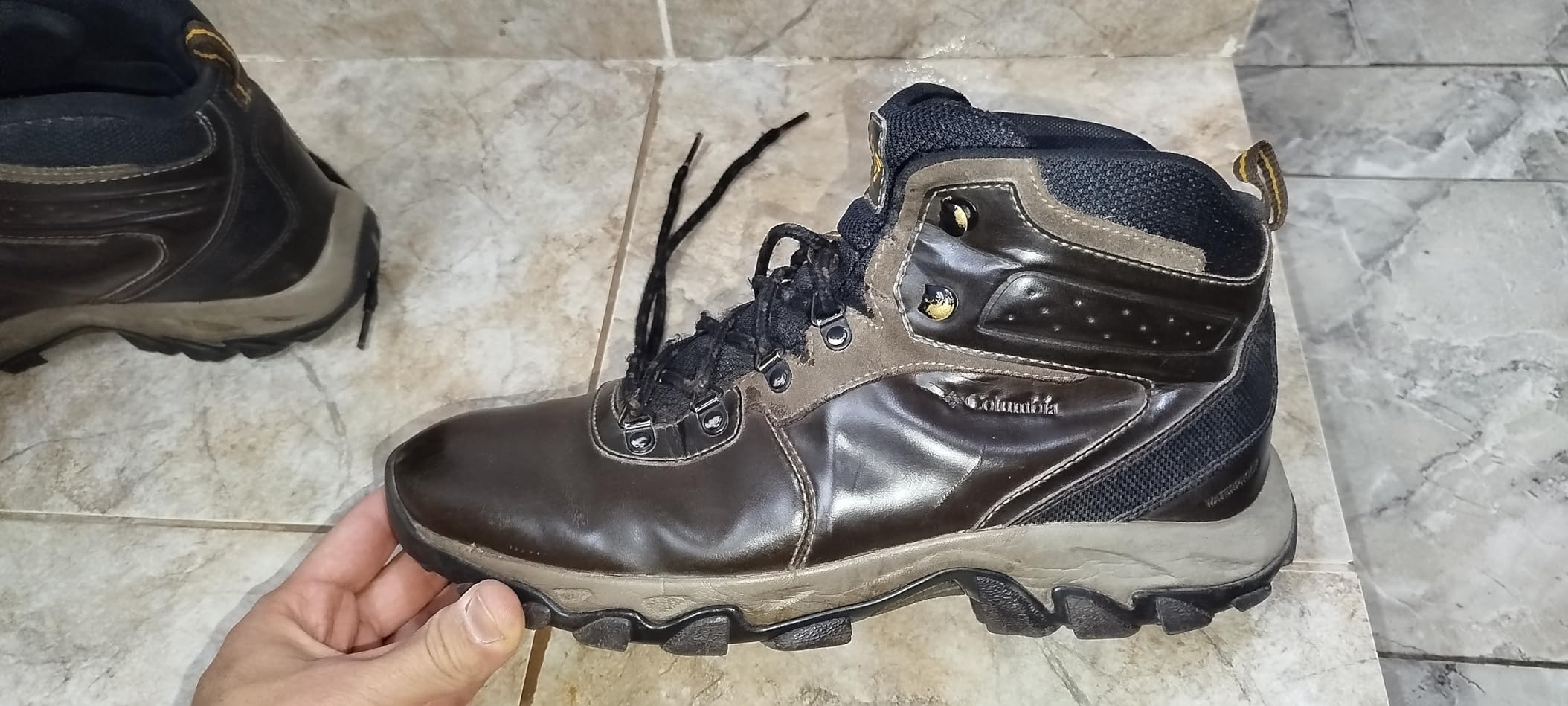 Columbia Men's Newton Ridge Plus II Waterproof customer photo 2