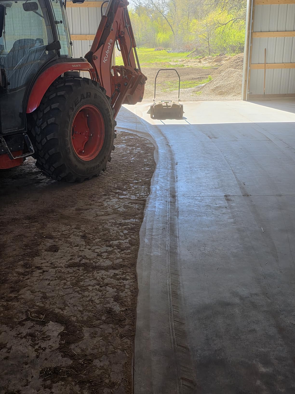 KÄRCHER Pro Walk Behind Outdoor Push Sweeper, KM 70/20 C 2SB, Two Bristle Brushes, Sweeps up to 20,000 ft²/h - 11 Gallon Capacity - for Commercial Use in Warehouses, Workshops, and More customer photo 1