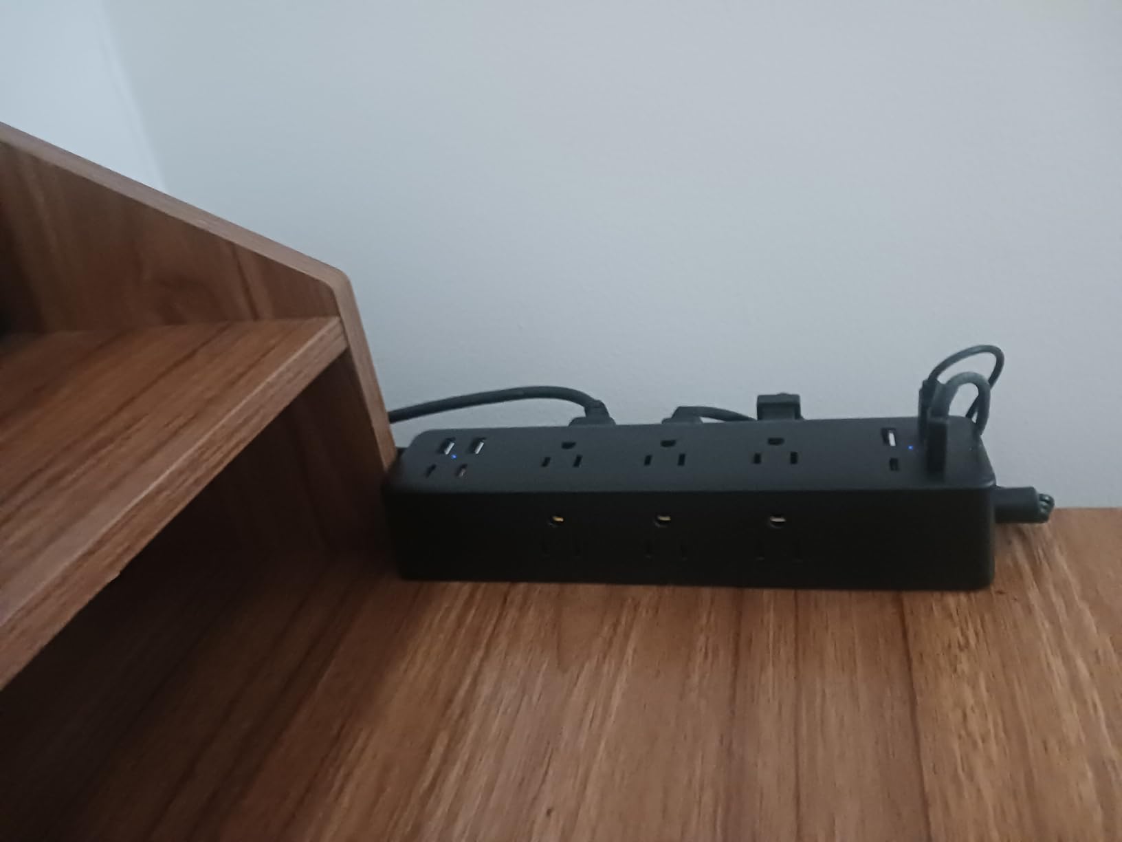 Desk Clamp Power Strip 10FT, 40W Total Fast Charging Station | 9 AC Outlets 8 USB Ports(4 USB C), 2 PD20W USB C Ports, Flat Plug Extension Cord, Desk Edge Mount, Fit 1.7